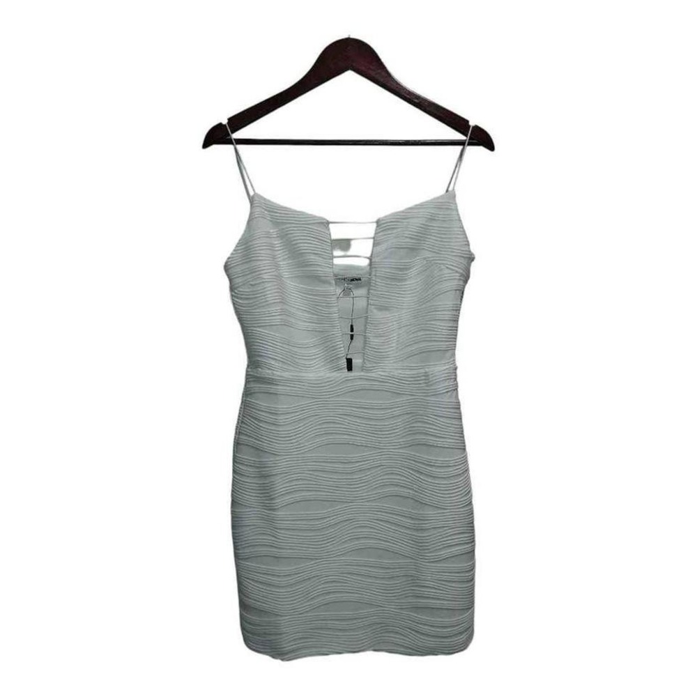 NWT Sexy white dress by Fashion Nova.‎ Size Large